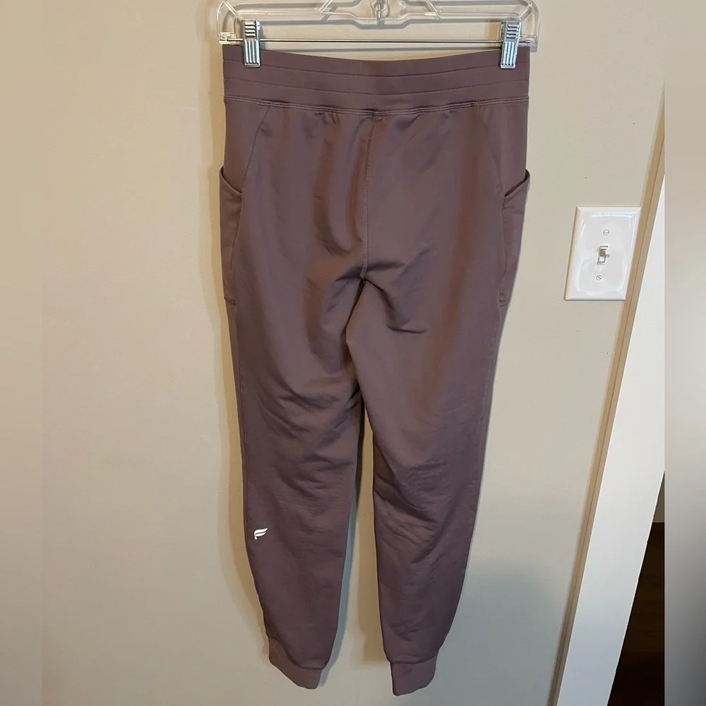 NWOT Fabletics On-The-Go Cold Weather Joggers | Retails $100 - Picture 5 of 7
